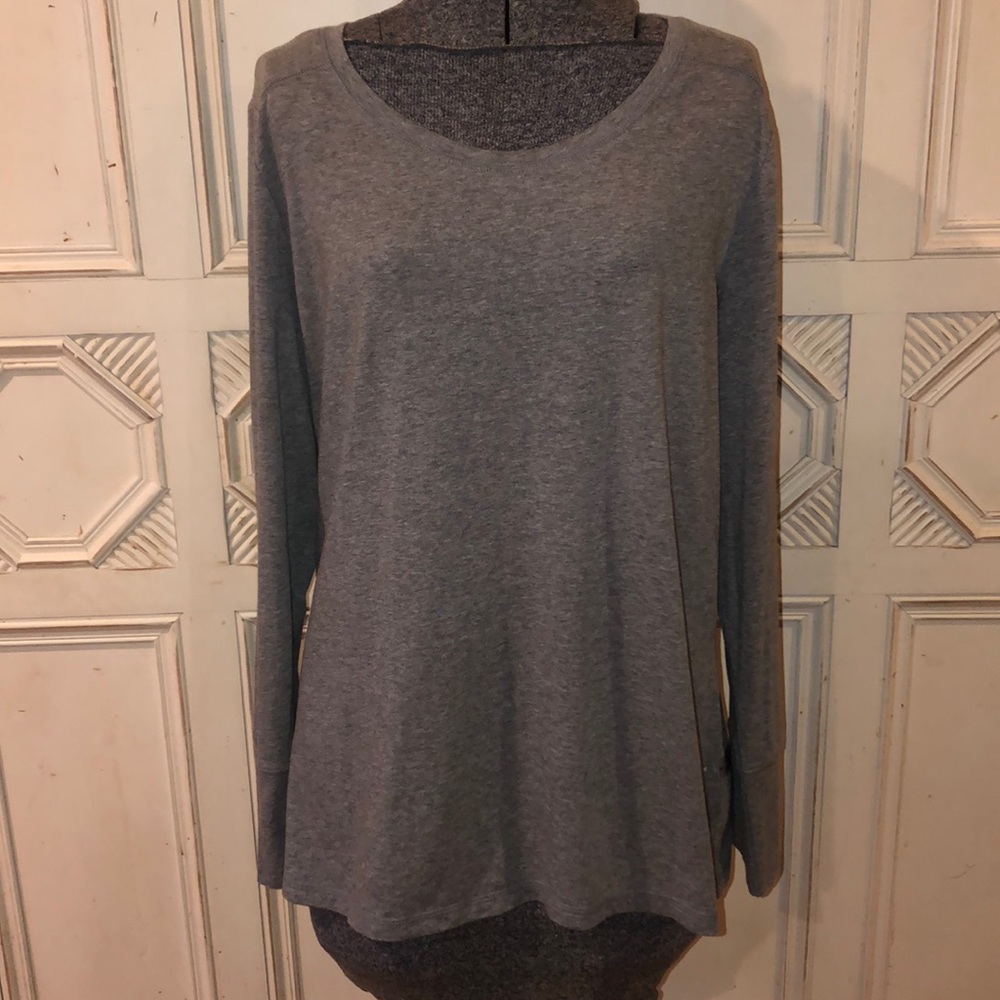 A.n.a grey long sleeve top size extra large NWT